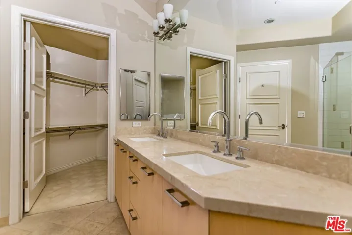 417 Caruso Avenue, Glendale, California 91210