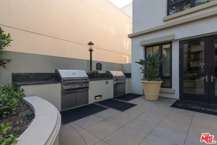 417 Caruso Avenue, Glendale, California 91210