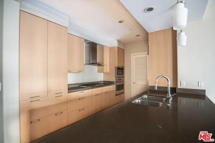 417 Caruso Avenue, Glendale, California 91210