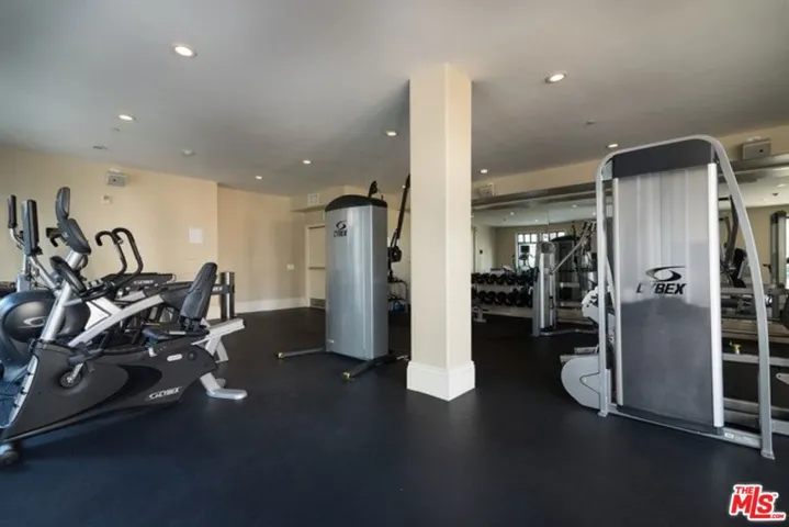 417 Caruso Avenue, Glendale, California 91210