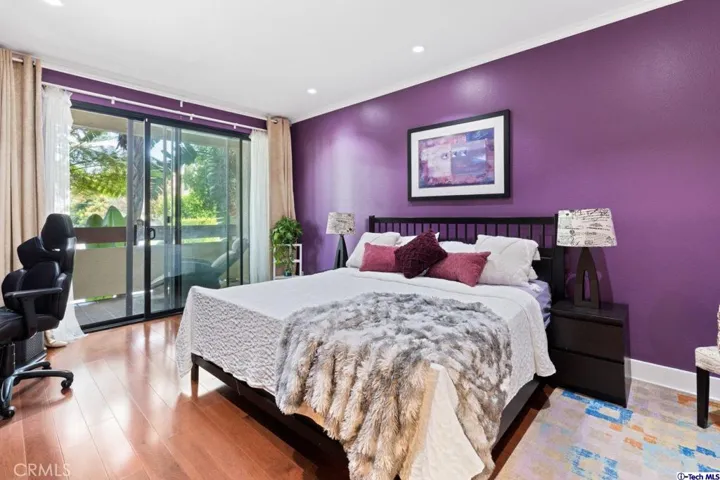 11322 Camarillo Street 105, Toluca Lake, California 91602