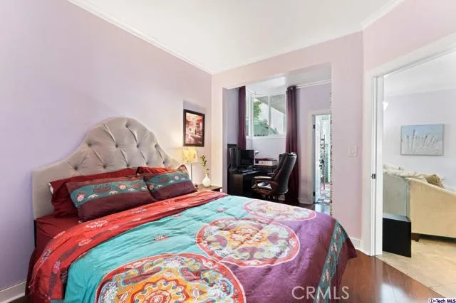 11322 Camarillo Street 105, Toluca Lake, California 91602