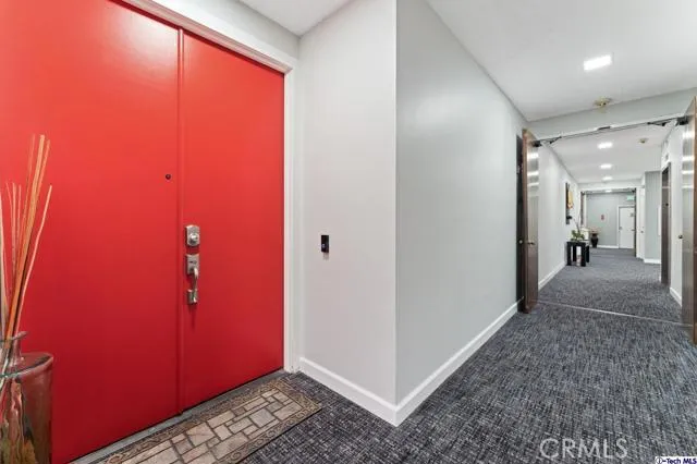 11322 Camarillo Street 105, Toluca Lake, California 91602