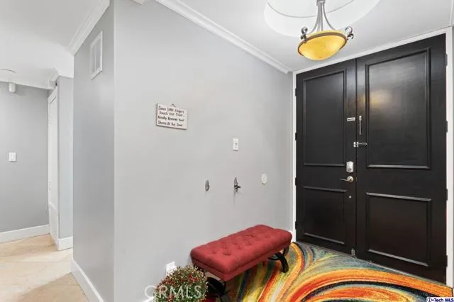 11322 Camarillo Street 105, Toluca Lake, California 91602