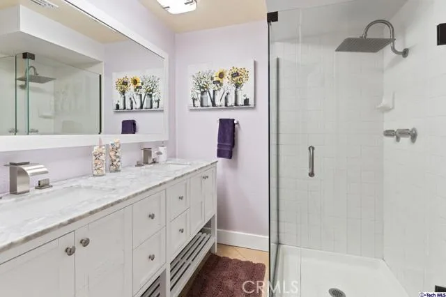 11322 Camarillo Street 105, Toluca Lake, California 91602