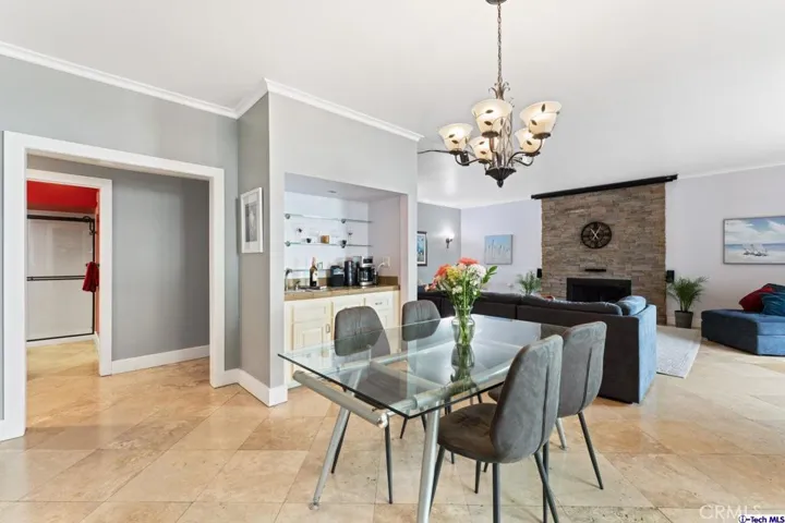 11322 Camarillo Street 105, Toluca Lake, California 91602