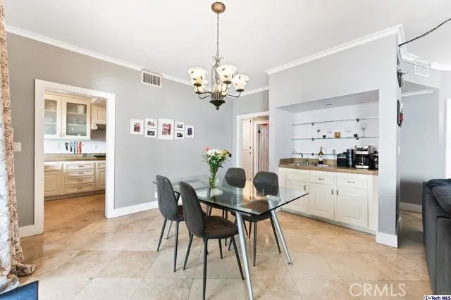 11322 Camarillo Street 105, Toluca Lake, California 91602