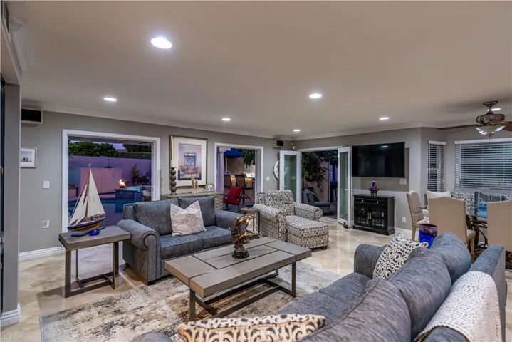 7261 Carlton Avenue, Westminster, California 92683