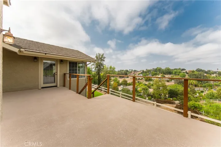 Main floor patio with beautiful cable railing