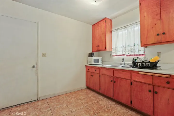 718 E 112th Street, Los Angeles, California 90059