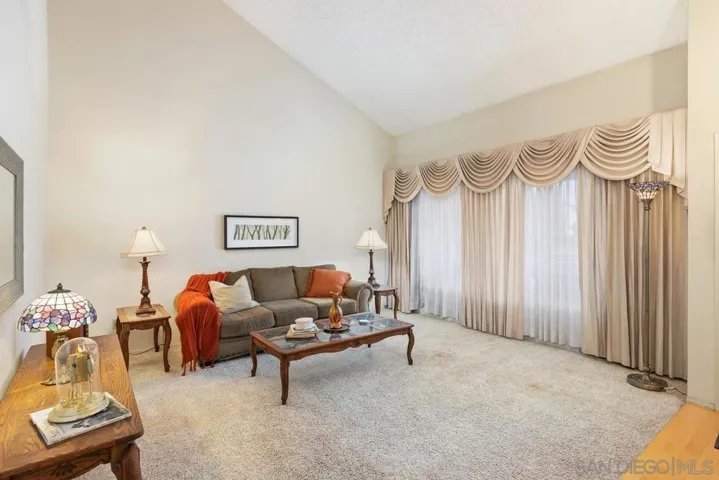 11069 Collinwood Dr, Santee, California 92071
