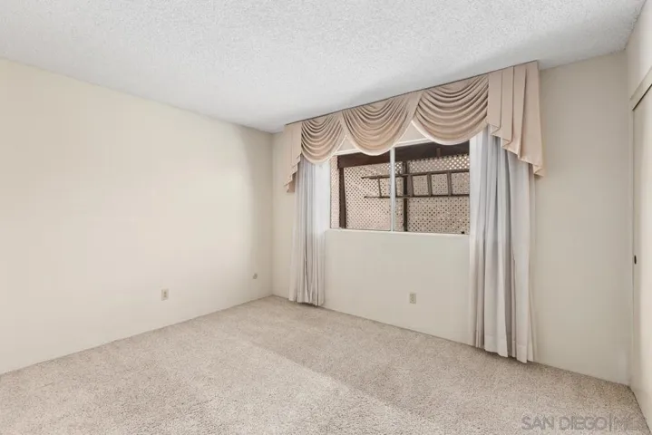 11069 Collinwood Dr, Santee, California 92071