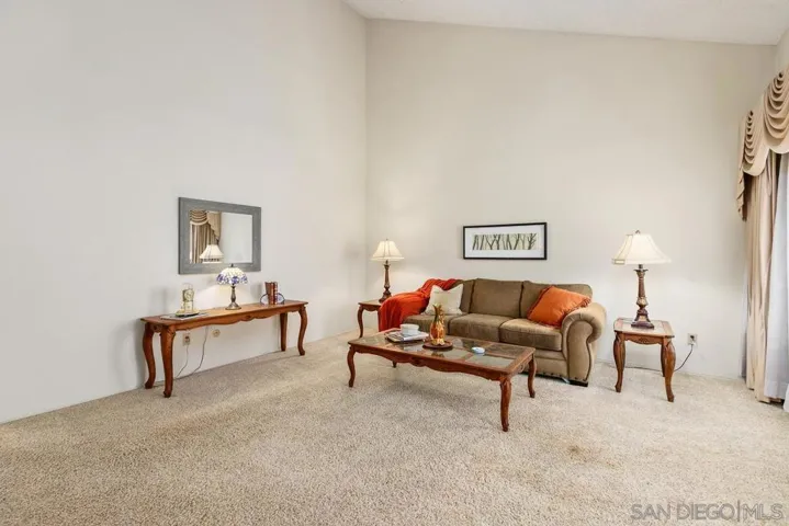 11069 Collinwood Dr, Santee, California 92071