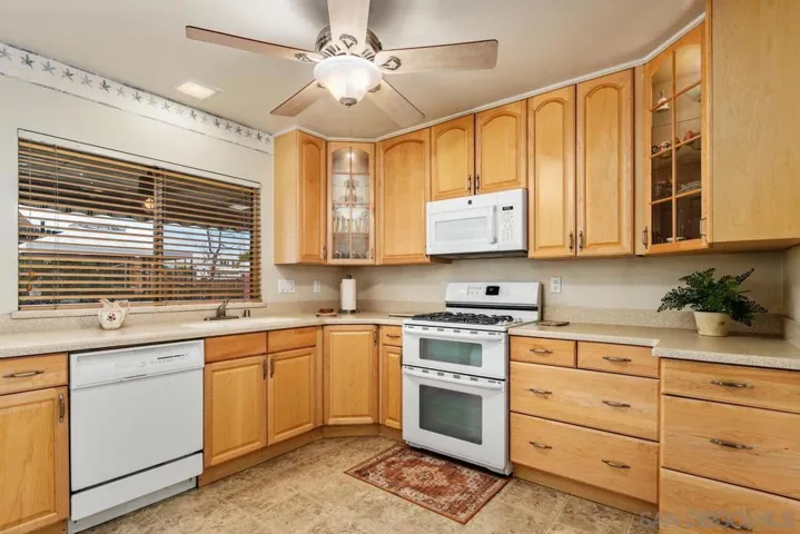 11069 Collinwood Dr, Santee, California 92071