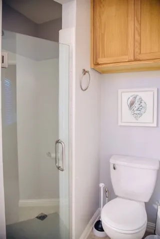 2nd level front bathroom with shower.
