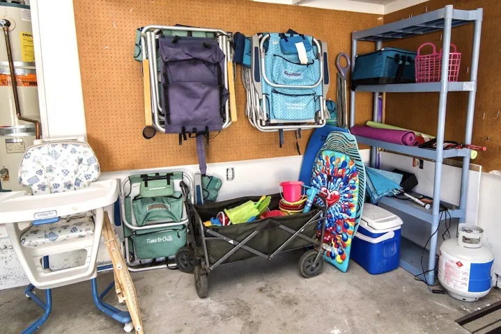 Beach chairs in garage.