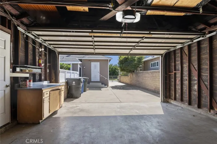 6007 Village Road, Lakewood, California 90713