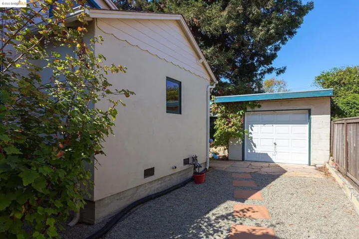 5901 Columbia Avenue, Richmond, California 94804
