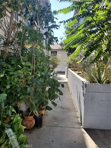13945 Osborne Street B101, Arleta, California 91331