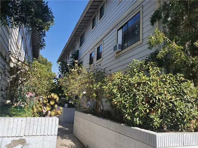 13945 Osborne Street B101, Arleta, California 91331
