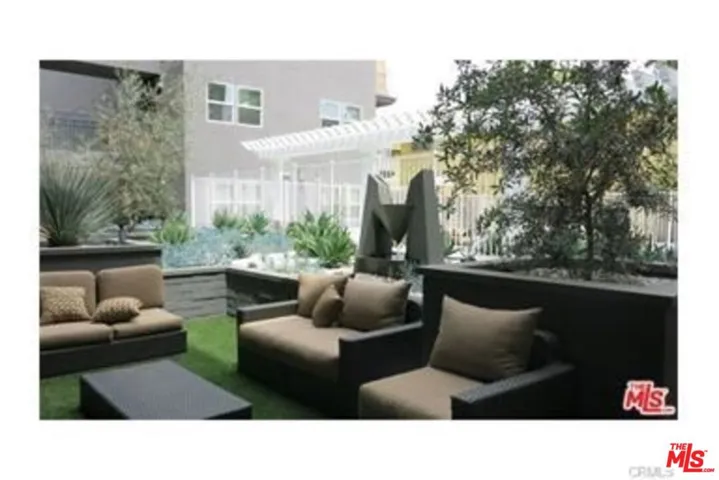 11925 Kling Street 407, Valley Village, California 91607