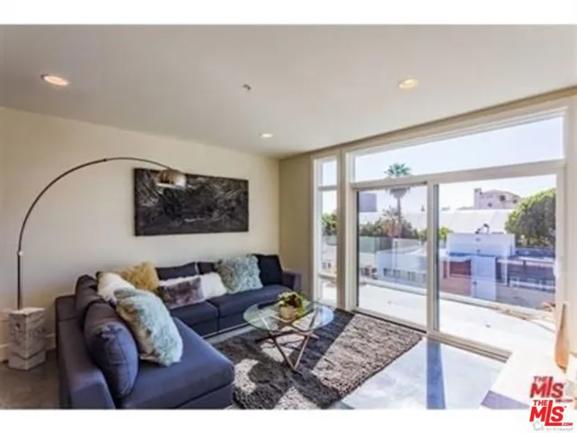 11925 Kling Street 407, Valley Village, California 91607