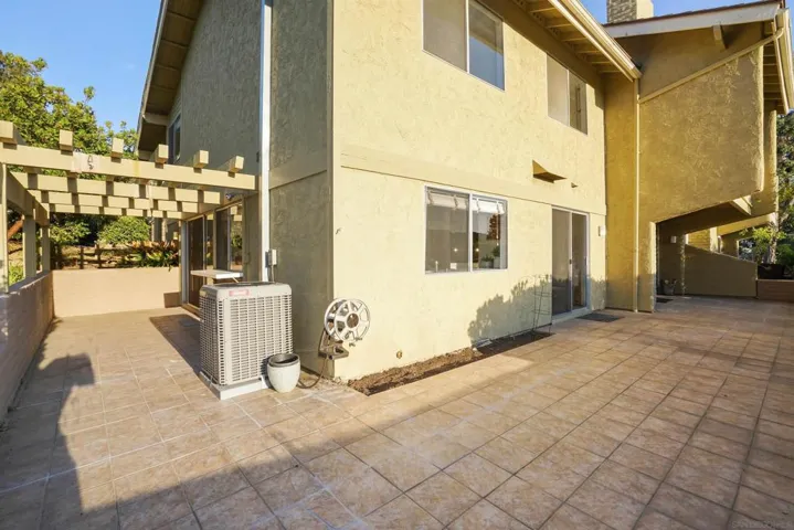 5556 Caminito Consuelo, La Jolla, California 92037