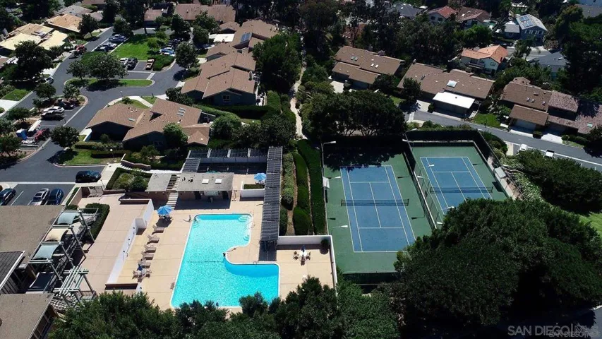 5556 Caminito Consuelo, La Jolla, California 92037