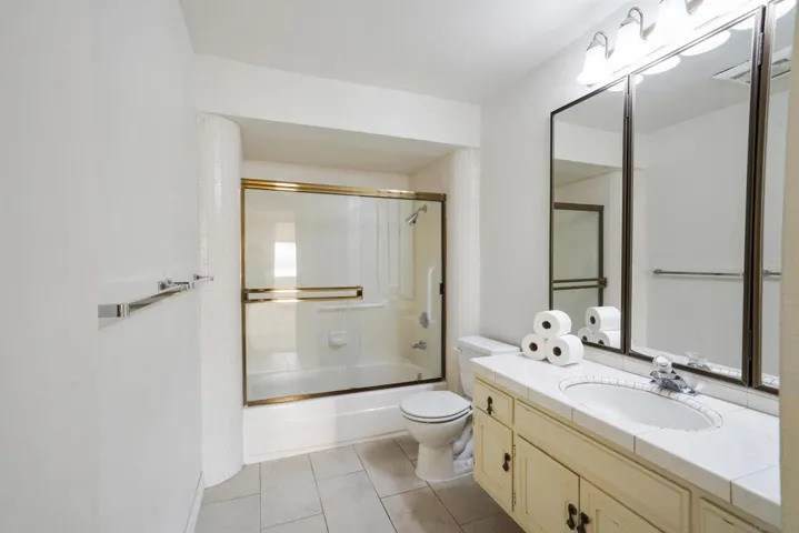 5556 Caminito Consuelo, La Jolla, California 92037