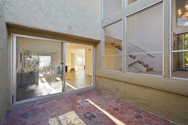 5556 Caminito Consuelo, La Jolla, California 92037