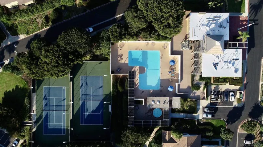 5556 Caminito Consuelo, La Jolla, California 92037