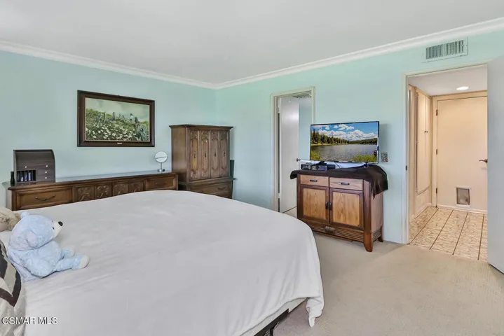 eMain Bedroom Suite2