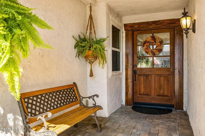 4-web-or-mls-UpmarketMedia_521CorteAguac