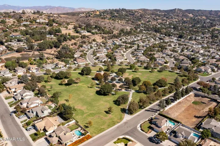 50-web-or-mls-UpmarketMedia-521CorteAqua