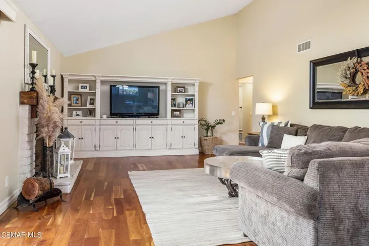 15-web-or-mls-UpmarketMedia_521CorteAgua