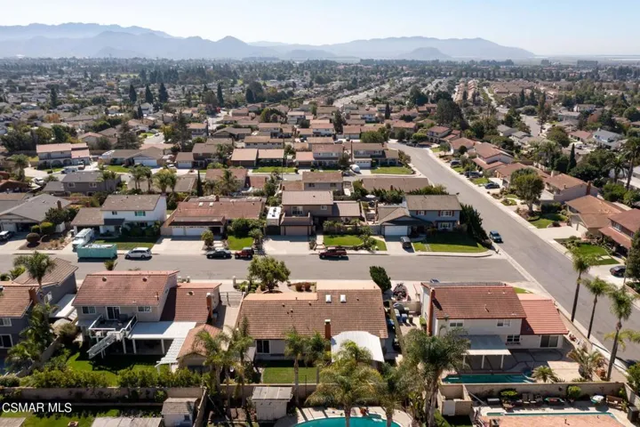 44-web-or-mls-UpmarketMedia-521CorteAqua