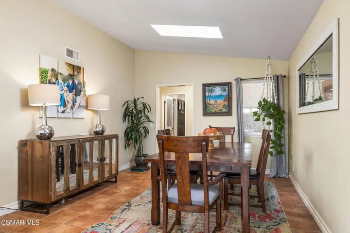 8-web-or-mls-UpmarketMedia_521CorteAguac