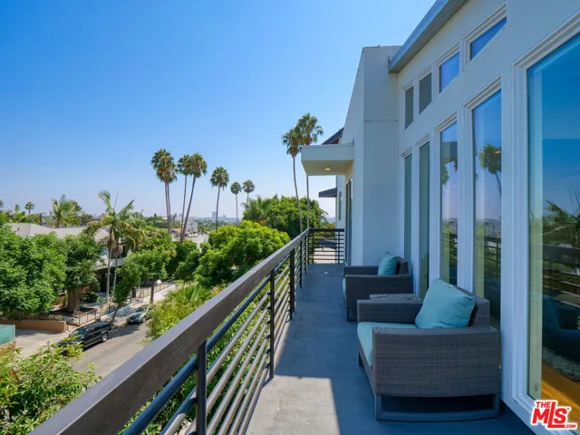 1283 Havenhurst Drive, West Hollywood, California 90046