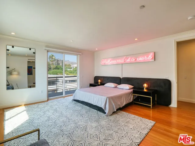 1283 Havenhurst Drive, West Hollywood, California 90046
