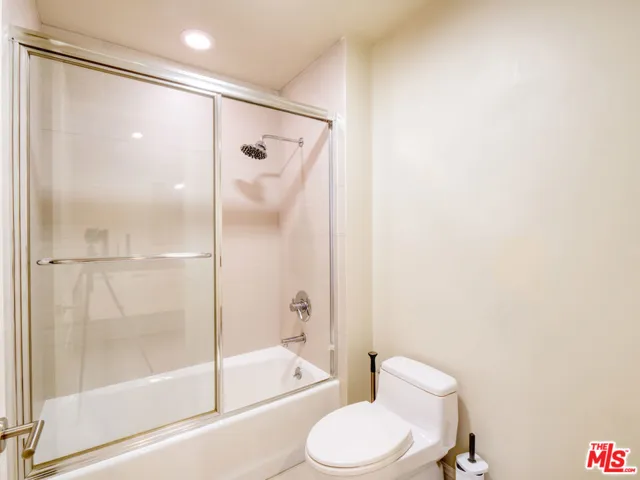 1283 Havenhurst Drive, West Hollywood, California 90046
