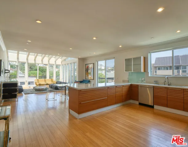 1283 Havenhurst Drive, West Hollywood, California 90046