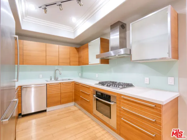 1283 Havenhurst Drive, West Hollywood, California 90046