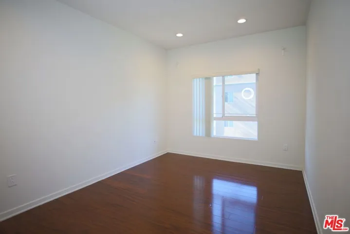 12132 Hart Street 202, North Hollywood, California 91605
