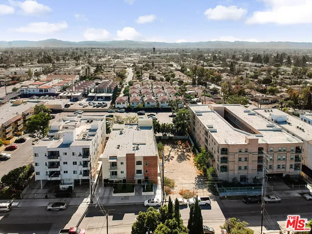 12132 Hart Street 202, North Hollywood, California 91605