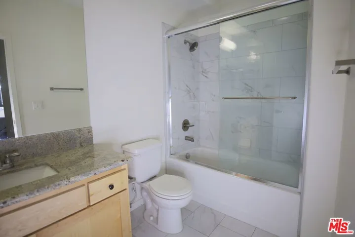 12132 Hart Street 202, North Hollywood, California 91605