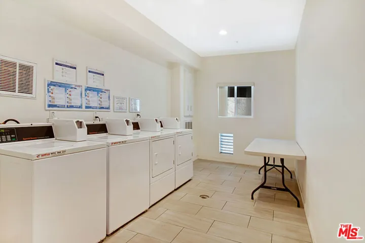 12132 Hart Street 202, North Hollywood, California 91605