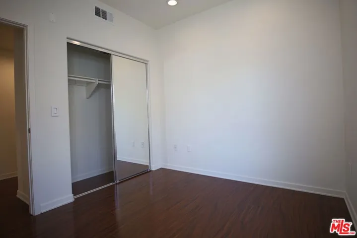 12132 Hart Street 202, North Hollywood, California 91605