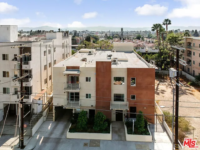 12132 Hart Street 202, North Hollywood, California 91605