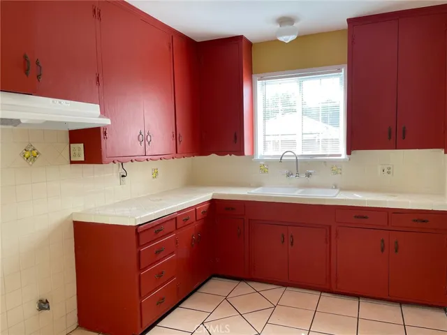 1932 Chivers Street, San Fernando, California 91340