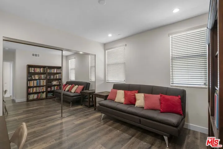 9237 Wakefield Avenue 10, Panorama City, California 91402